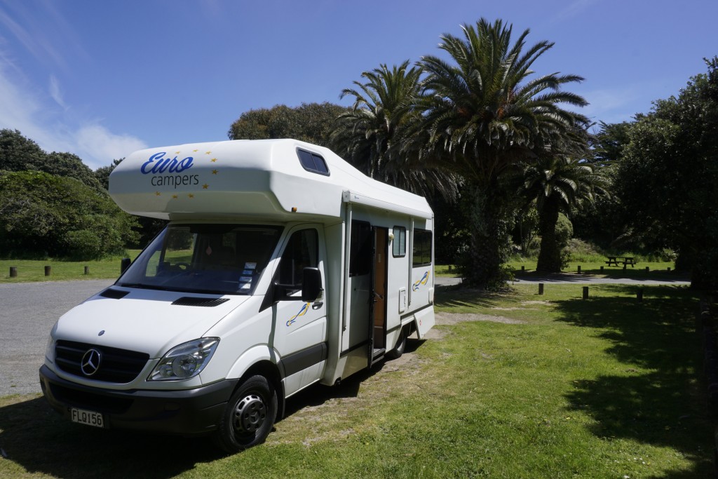 Wohnmobil-Stop bei seltenem Wetter auf dem Trip
